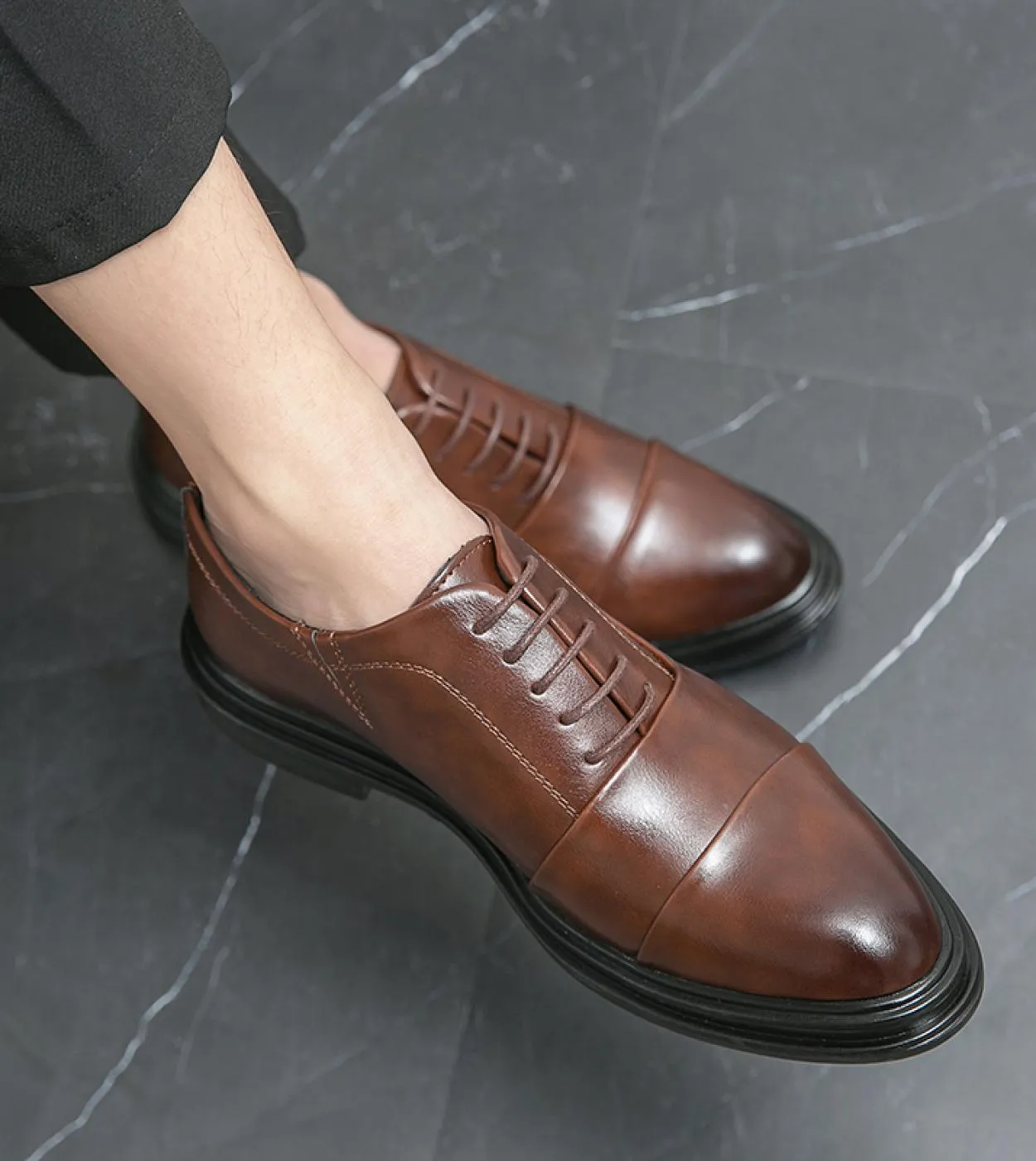2023 Business New Fashion Scarpe da uomo Scarpe da uomo in pelle Oxford da sposa Scarpe stringate da uomo da ufficio Scarpe casu