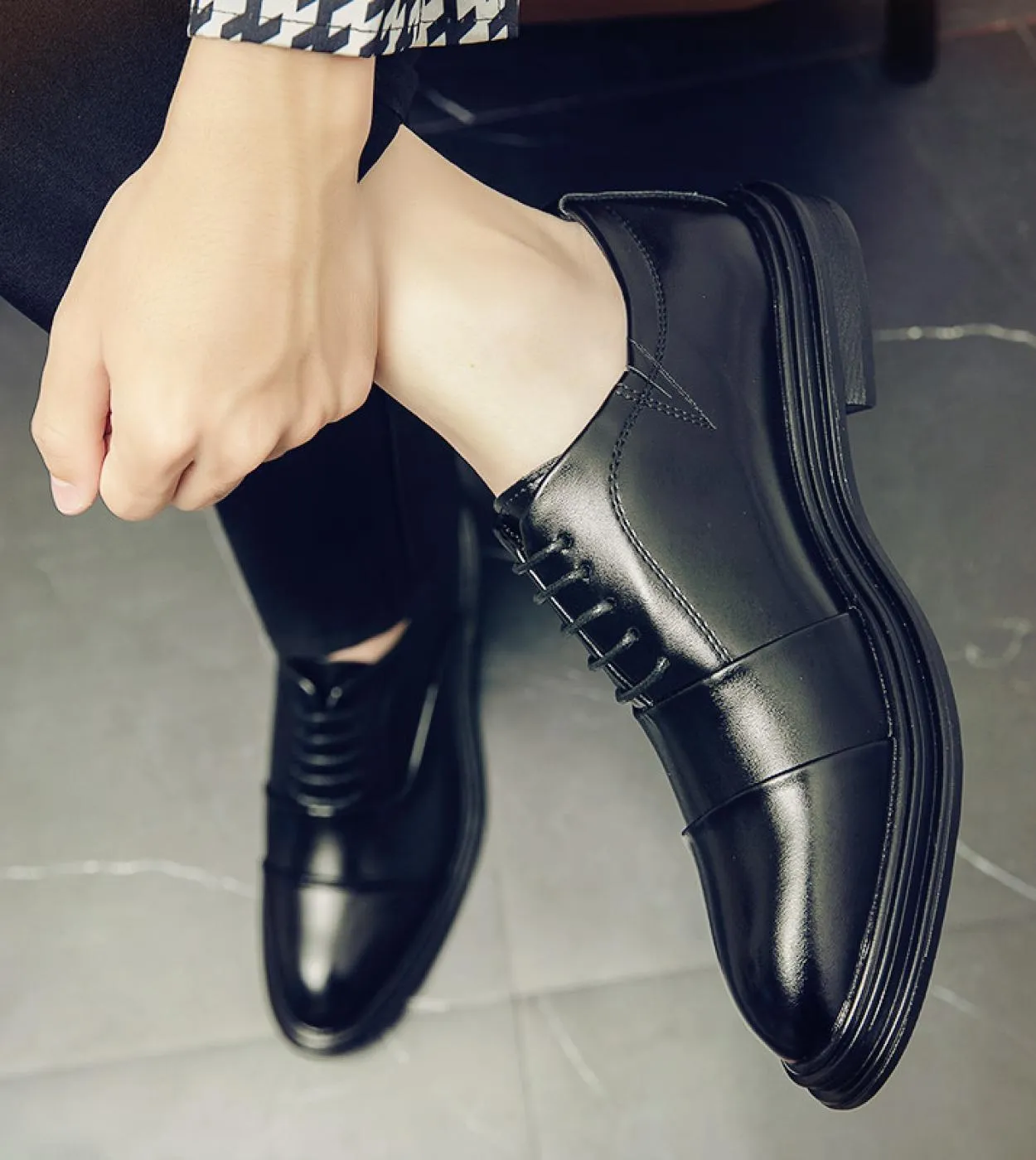 2023 Business New Fashion Scarpe da uomo Scarpe da uomo in pelle Oxford da sposa Scarpe stringate da uomo da ufficio Scarpe casu