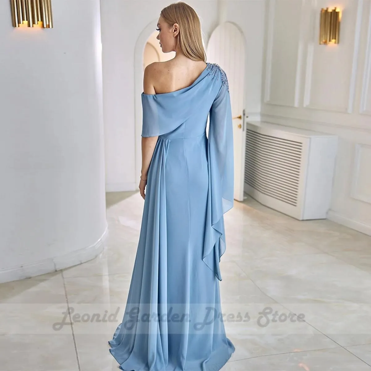 Abiti da festa formali con una spalla blu Lunghezza al pavimento Abiti da cerimonia nuziale con spacco laterale in chiffon Abiti