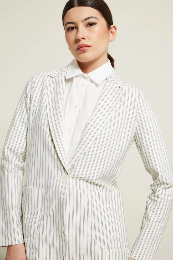 Blazer con tasche applicate