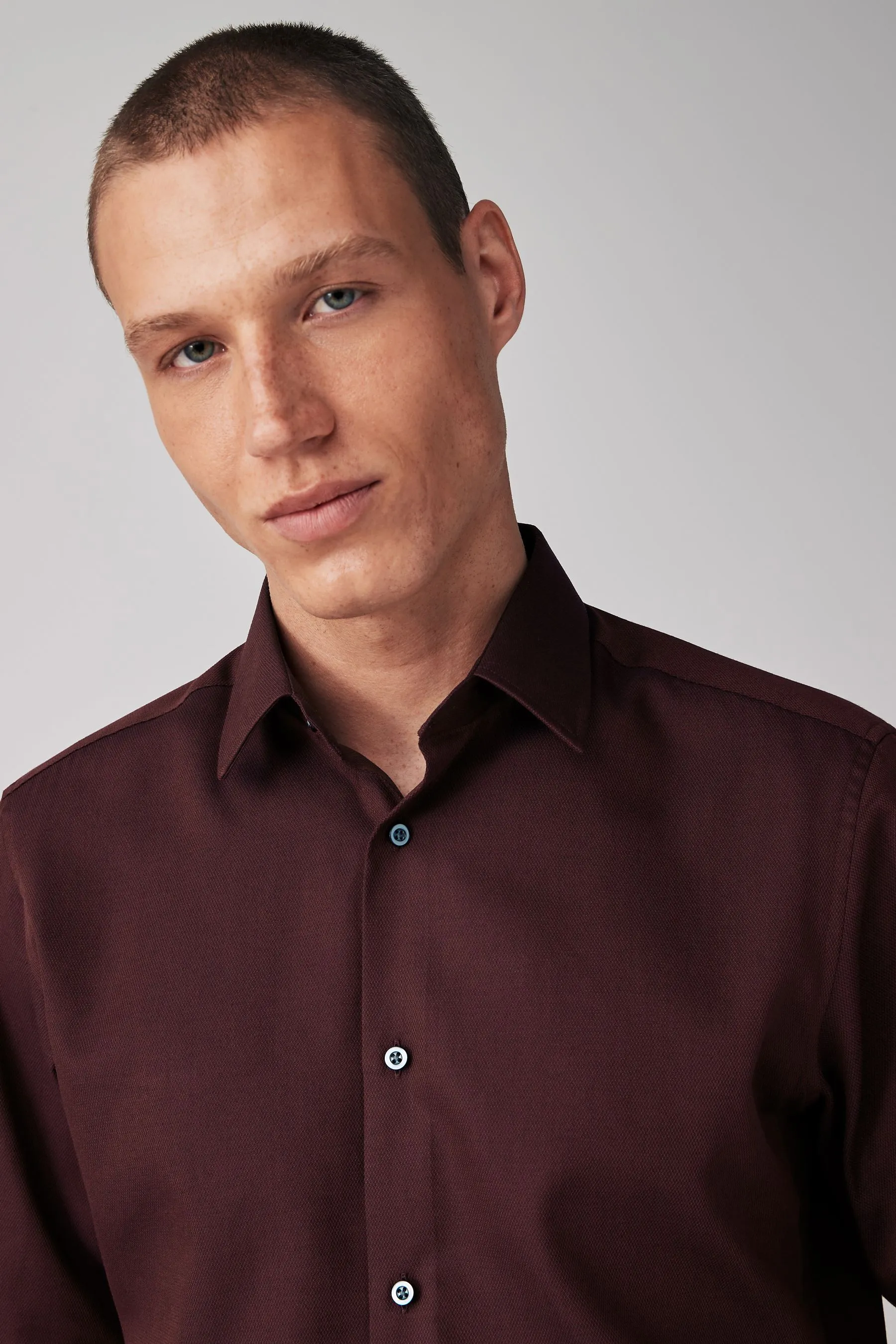 Camicia con polsino singolo testurizzato di facile manutenzione    