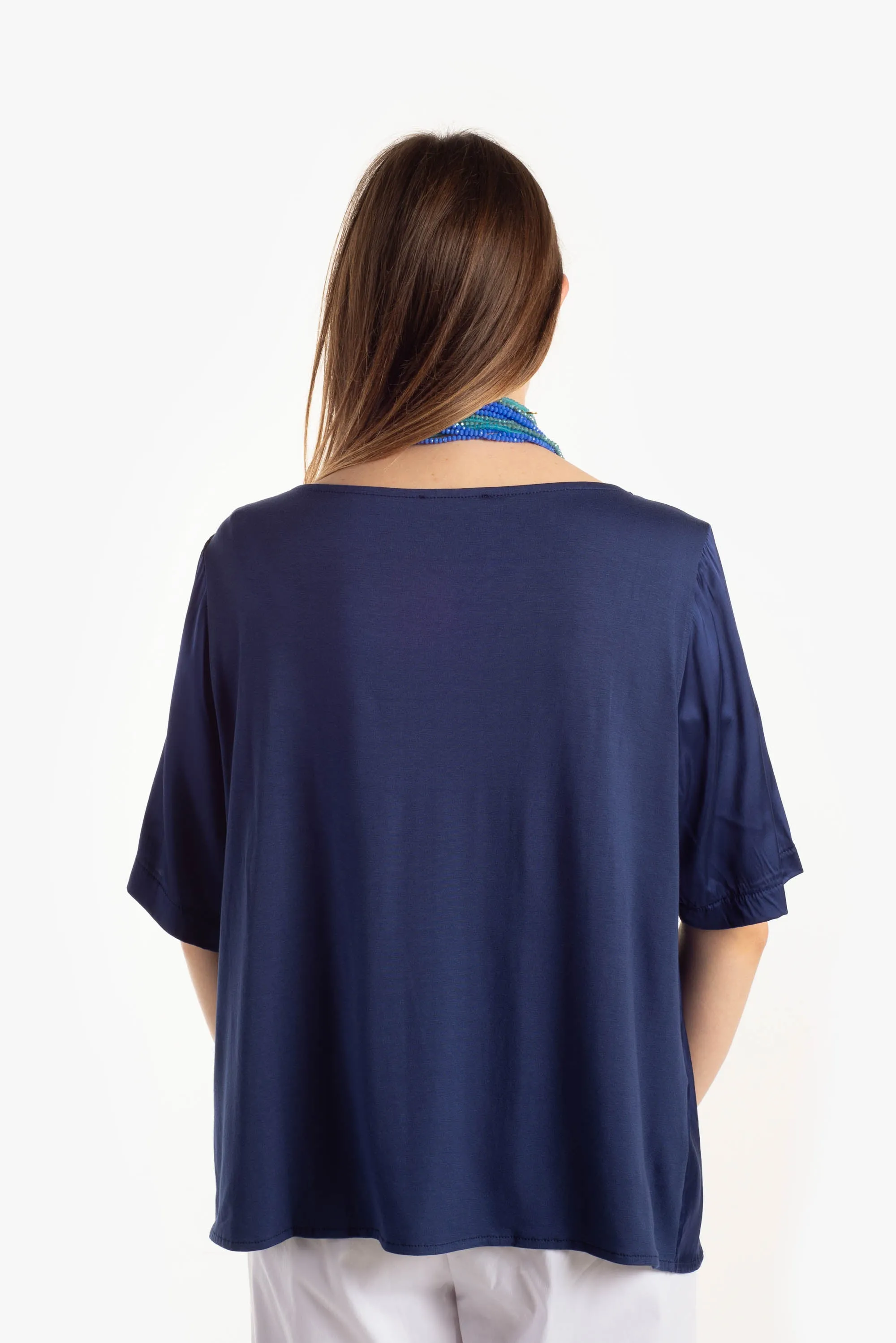 Camicia in bimateriale: fronte in raso stretch, retro in jersey di viscosa