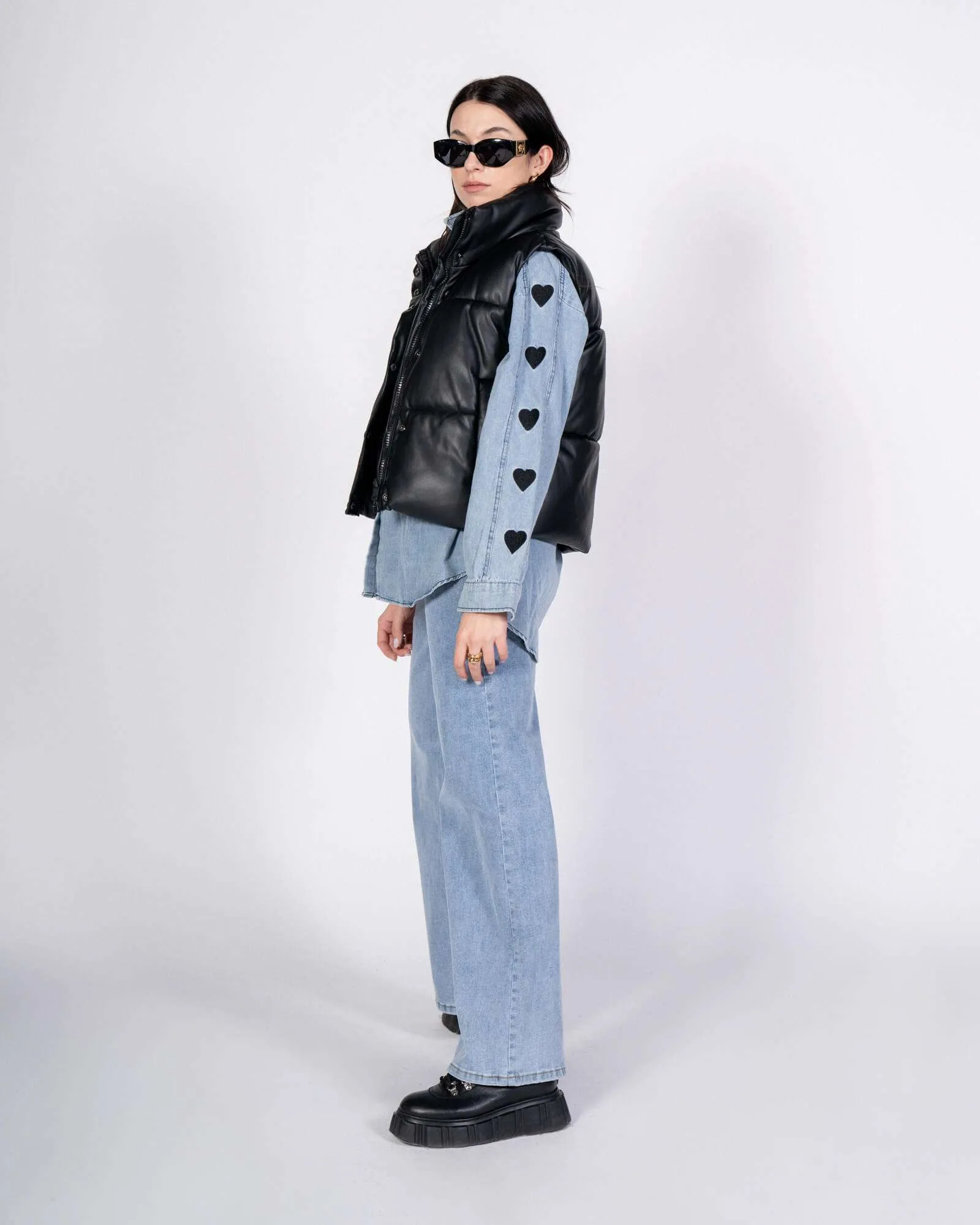 Camicia in jeans con maniche ricamate