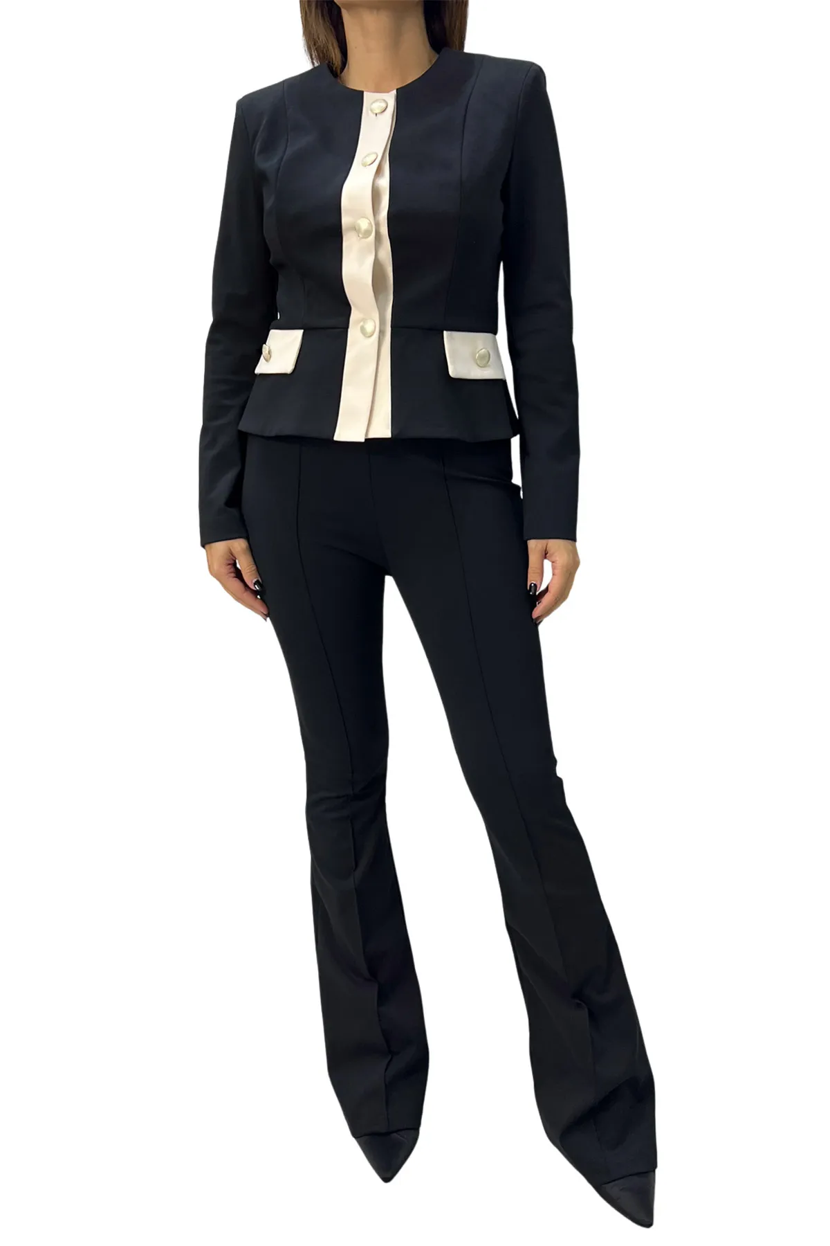 Giacca donna giro collo fantasia bicolor con pattina panna e bottoni oro tessuto bistretch