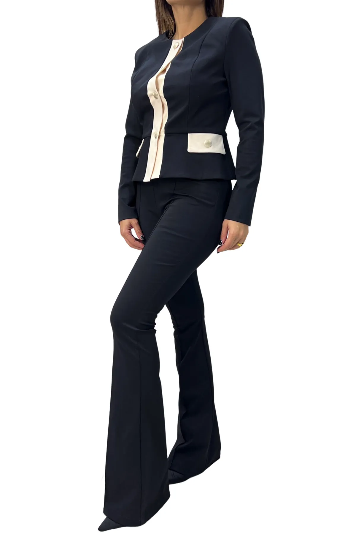 Giacca donna giro collo fantasia bicolor con pattina panna e bottoni oro tessuto bistretch