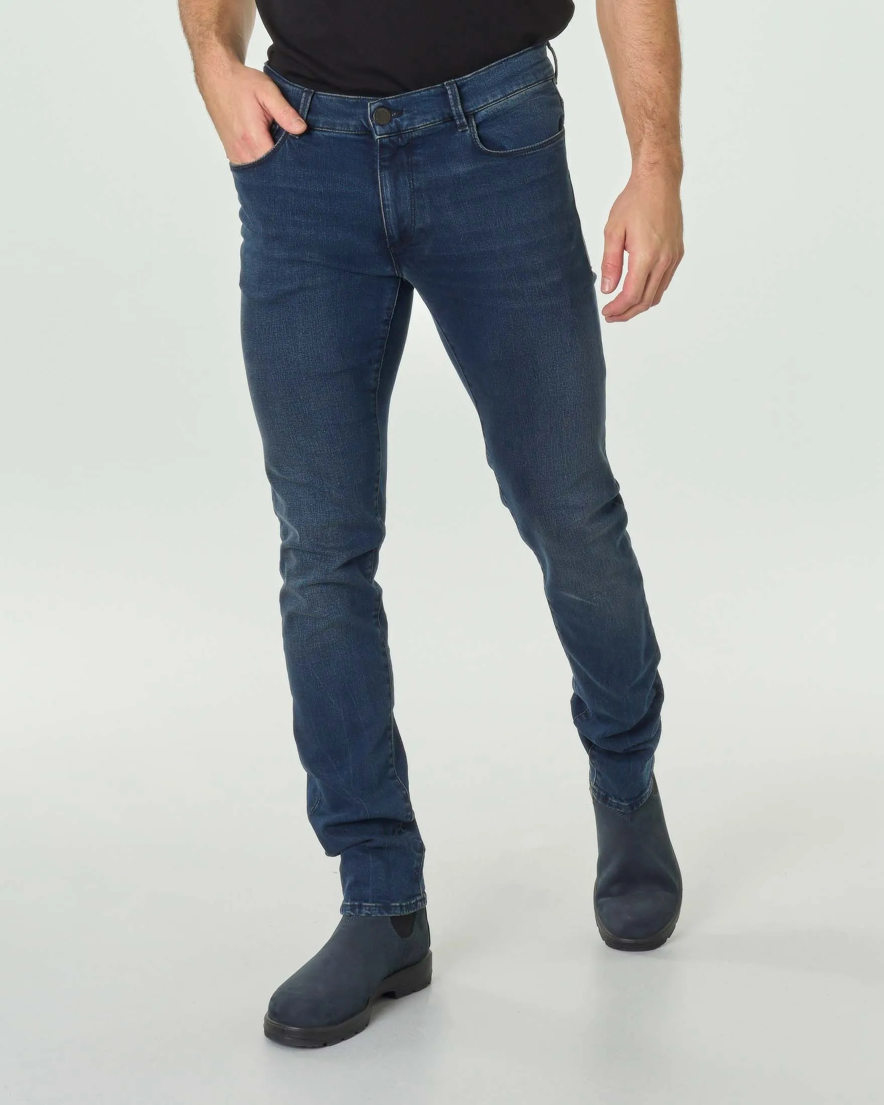 Jeans 370 lavaggio blu scuro stone washed