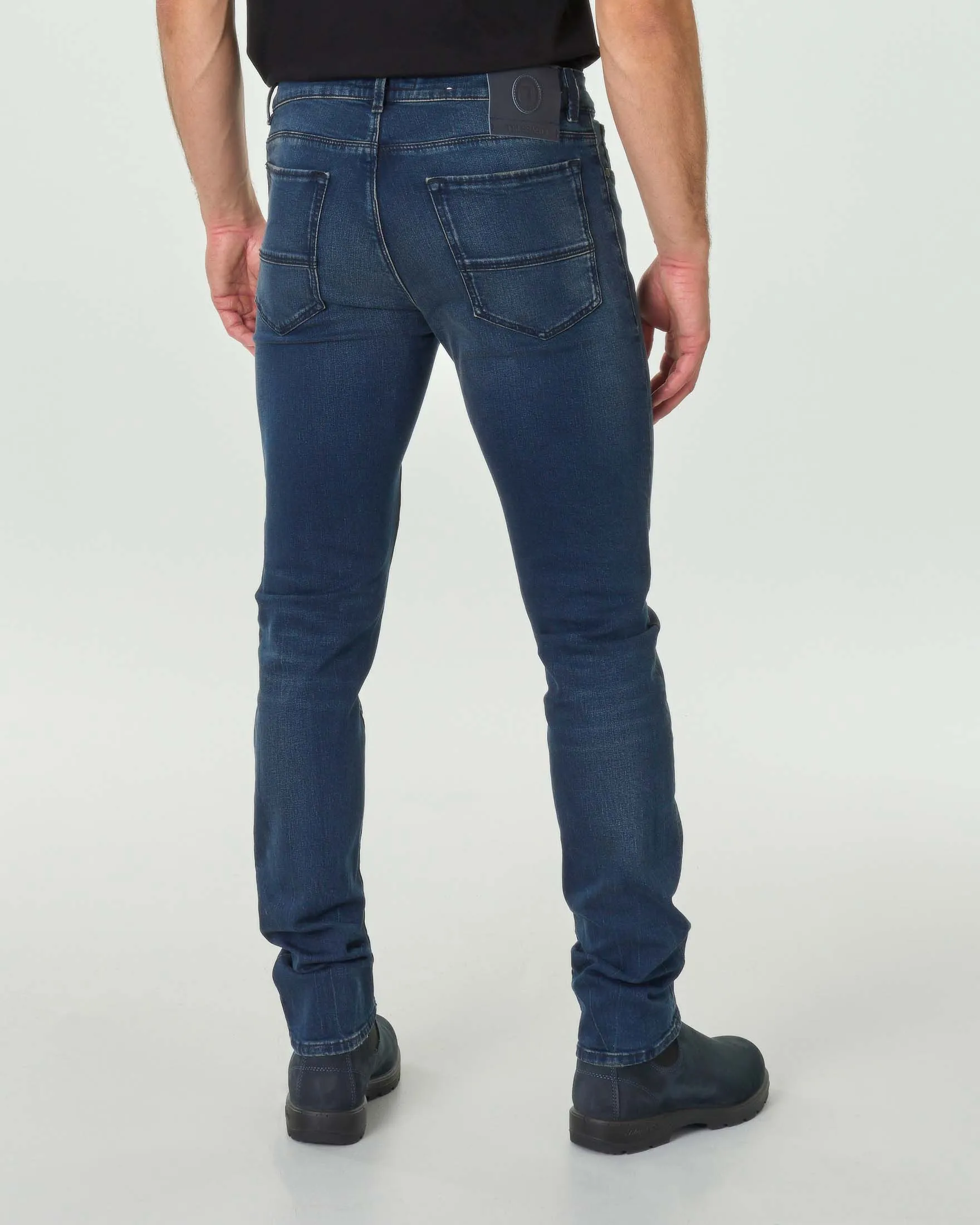 Jeans 370 lavaggio blu scuro stone washed