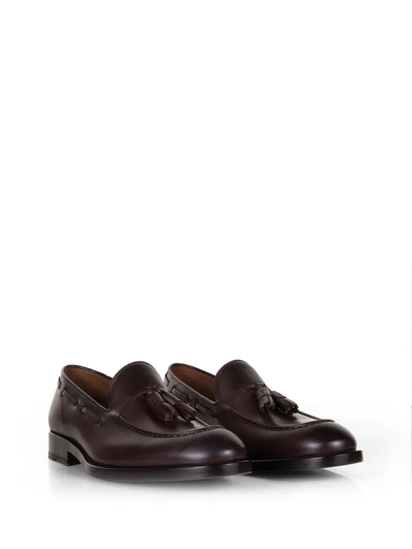 Leather loafers with tassels