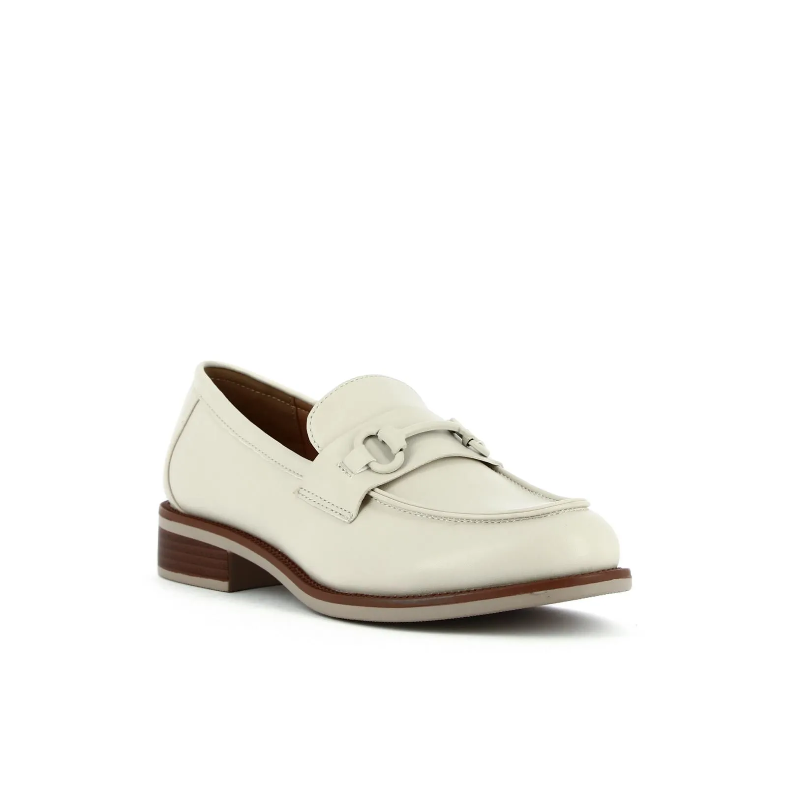 Mocassini eleganti beige con tacco basso e morsetto