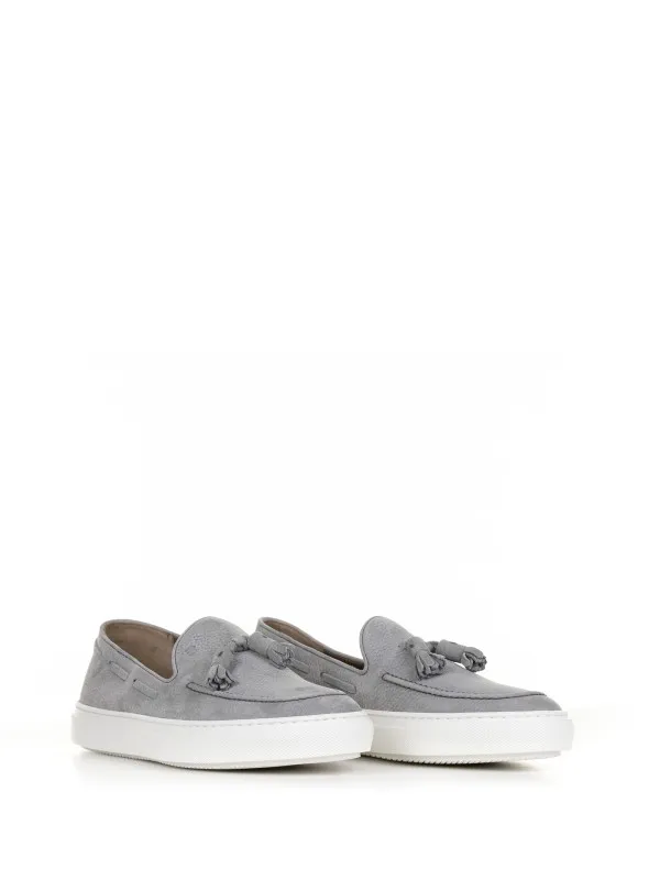 Moccasin in gray suede and rubber sole