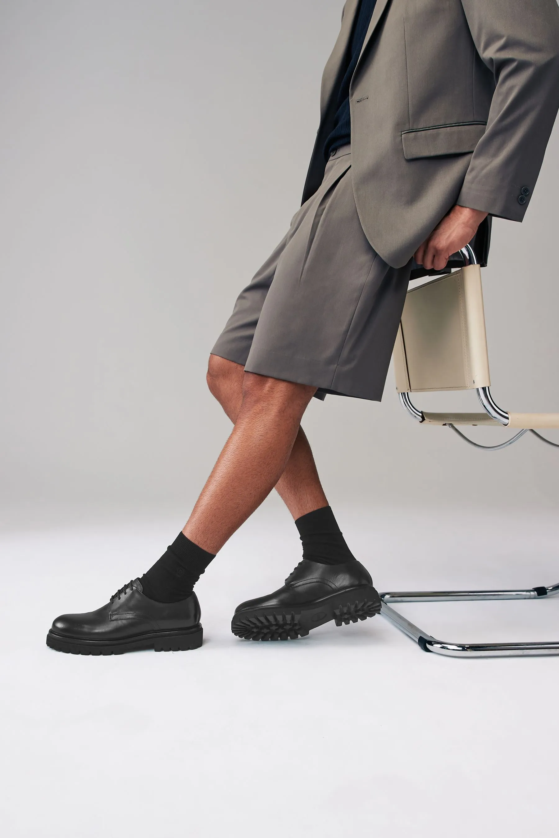 Nero  - EDIT - Scarpe Derby in pelle con carrarmato
