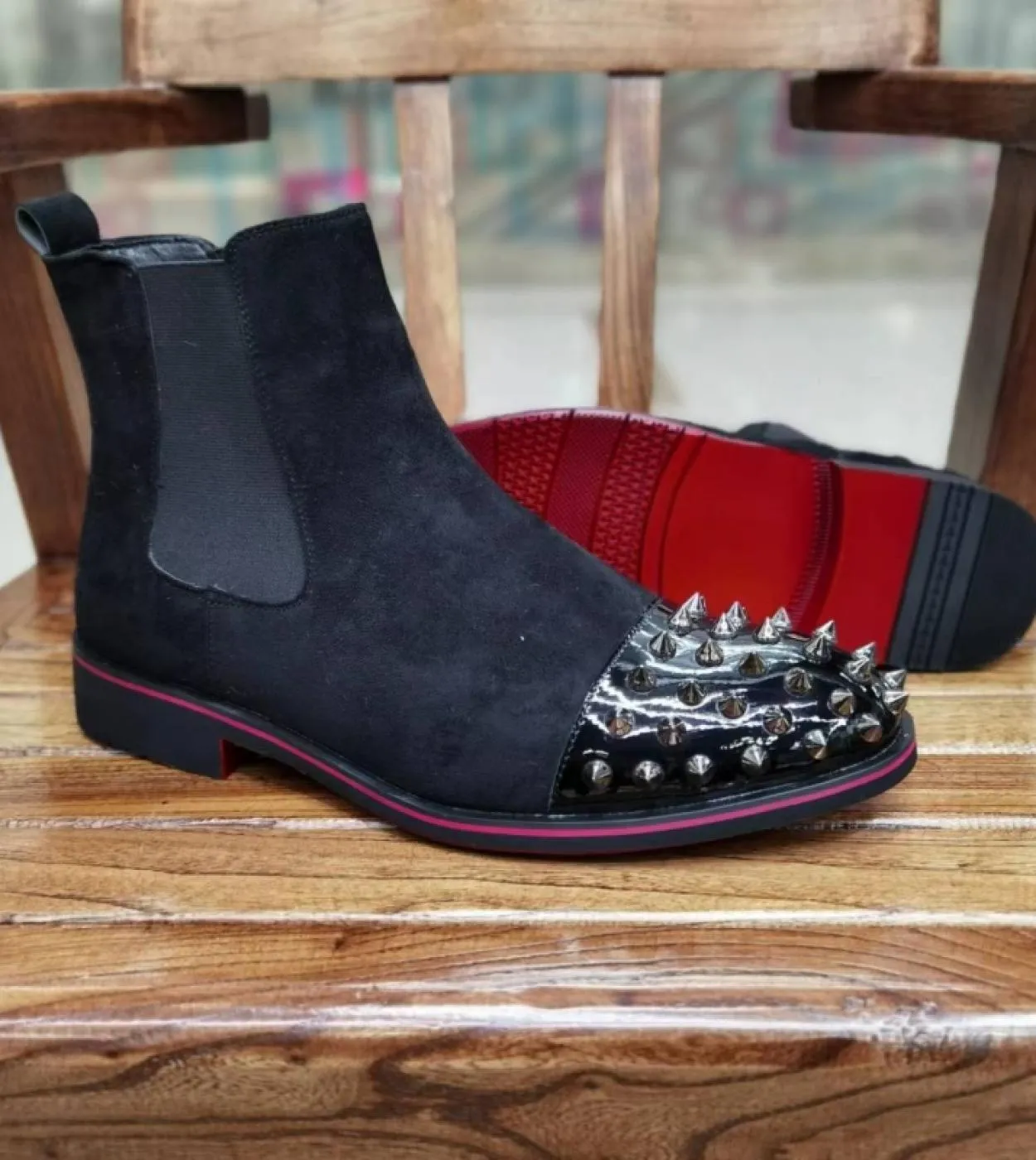 Nuovi stivaletti Chelsea da uomo con suola rossa rivetti punta quadrata Flock Slip On stivaletti da uomo daffari spedizione gra