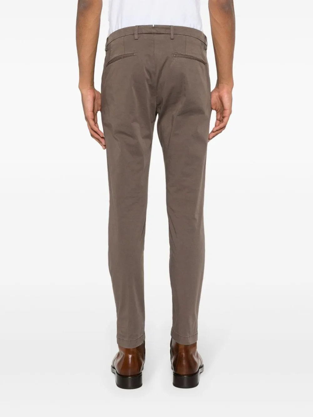 Pantaloni affusolati in marrone - uomo
