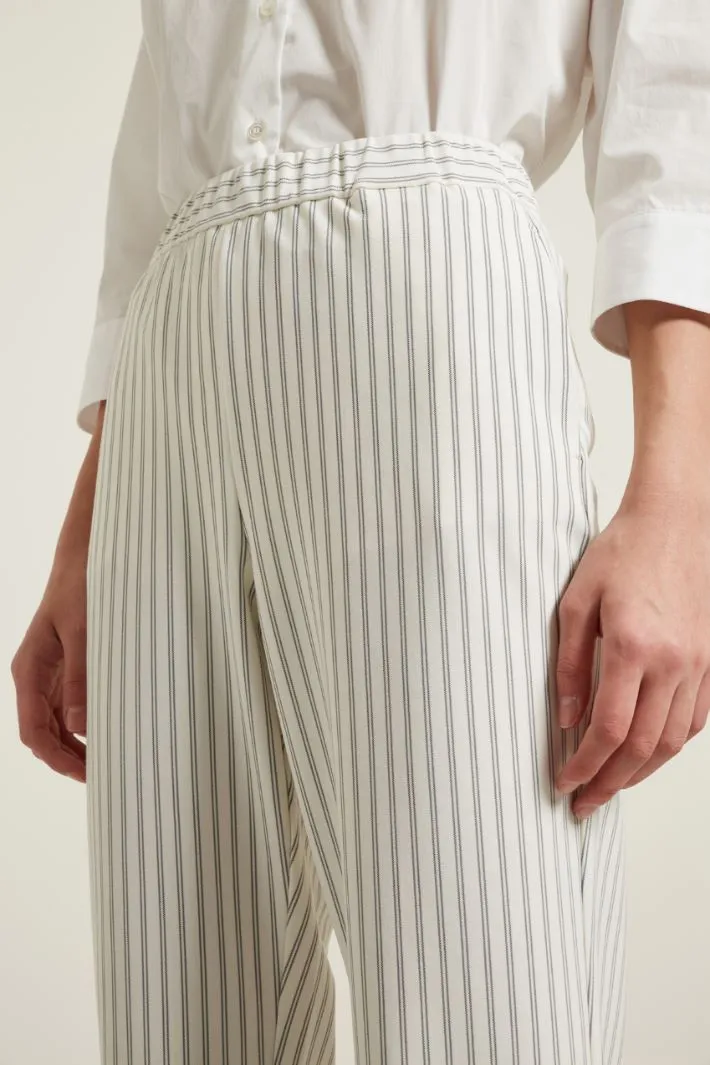 Pantaloni effetto oxford