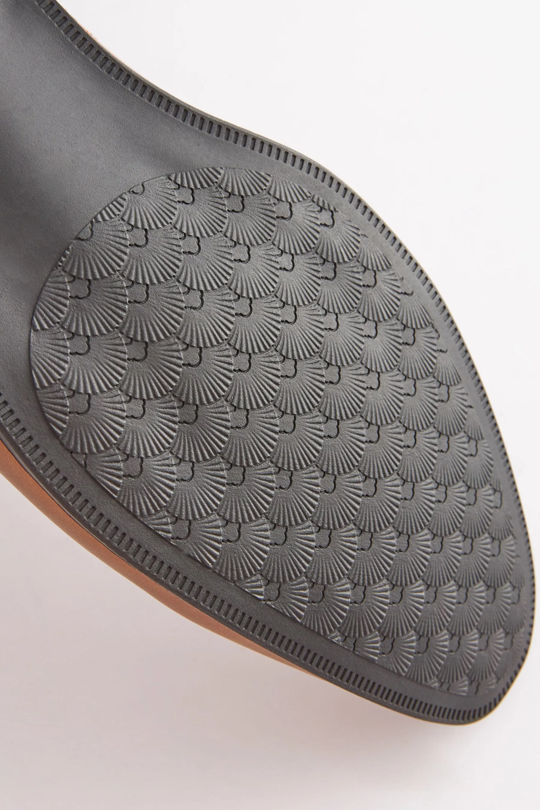 Scarpe brogue a pianta larga