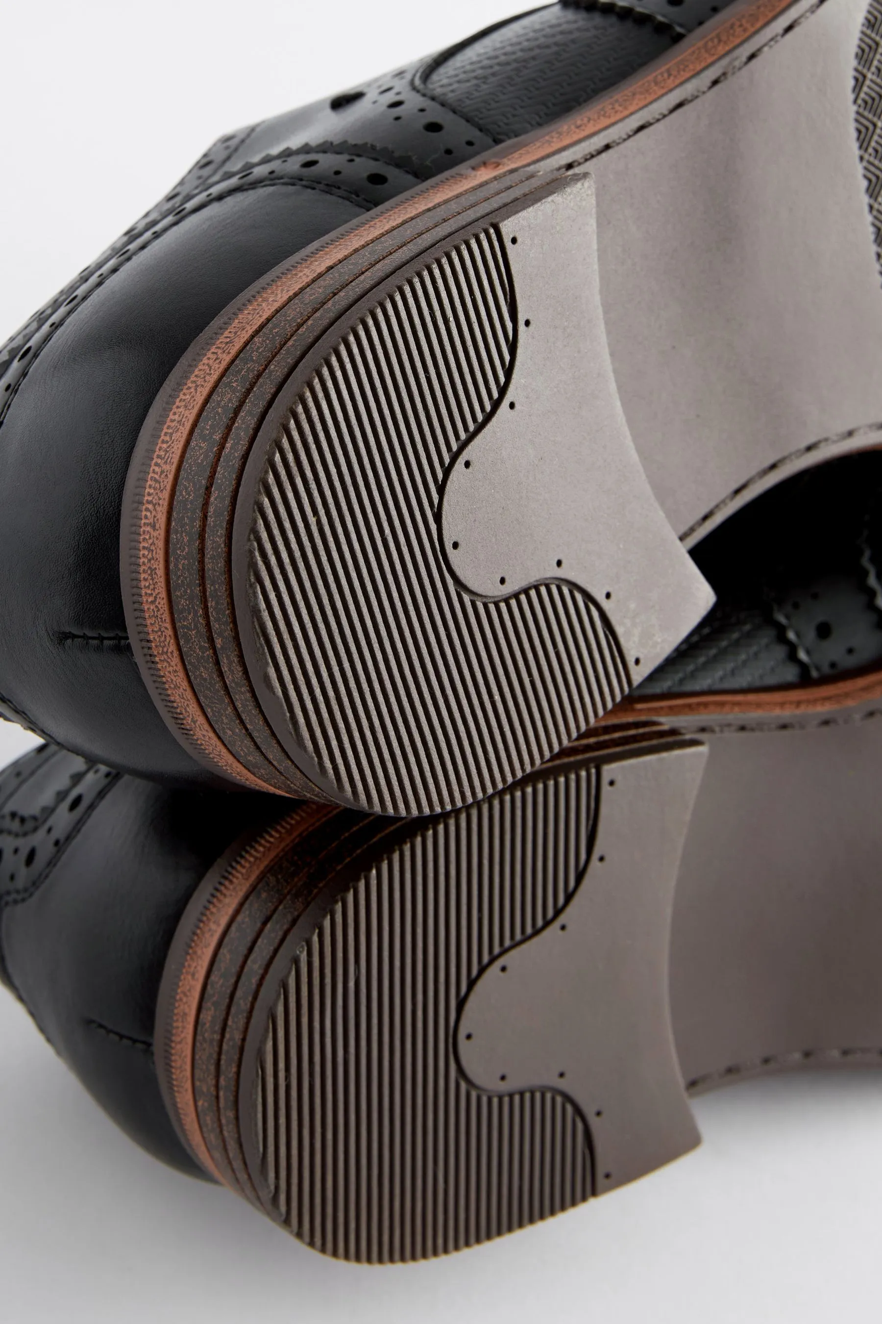 Scarpe brogue con due ali testurizzate