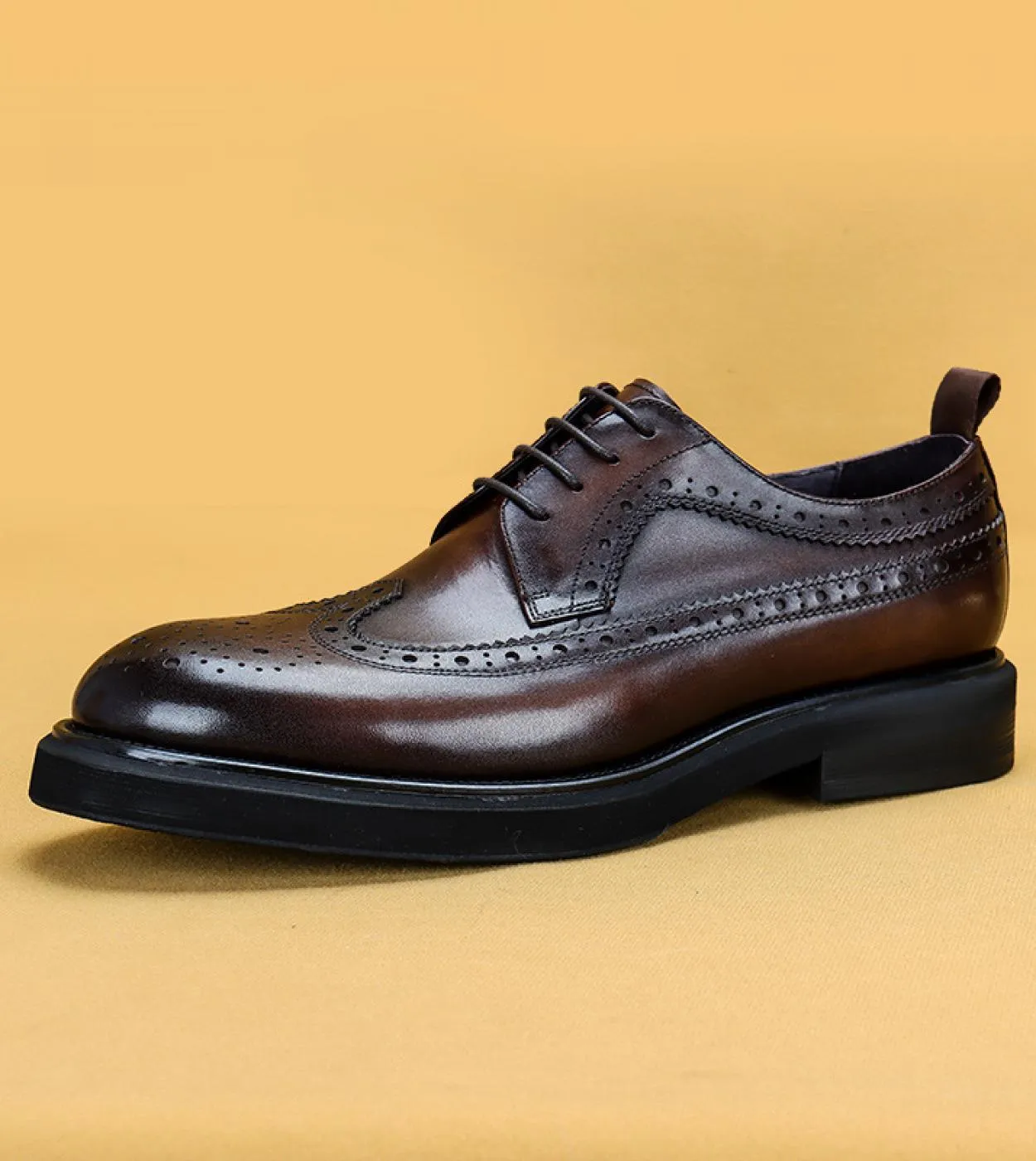 Scarpe da uomo Scarpe brogue di marca di lusso Scarpe brogue nere italiane Uomo Uomo Casual in pelle