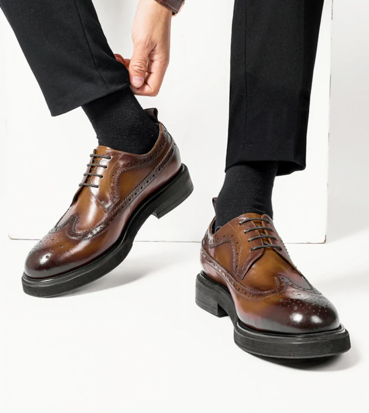 Scarpe da uomo Scarpe brogue di marca di lusso Scarpe brogue nere italiane Uomo Uomo Casual in pelle