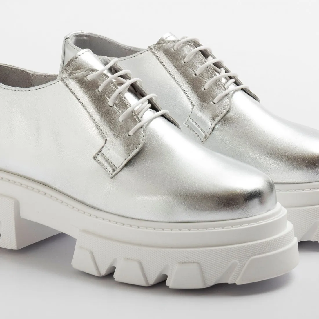 Scarpe derby donna Combat in pelle metallizzata argento