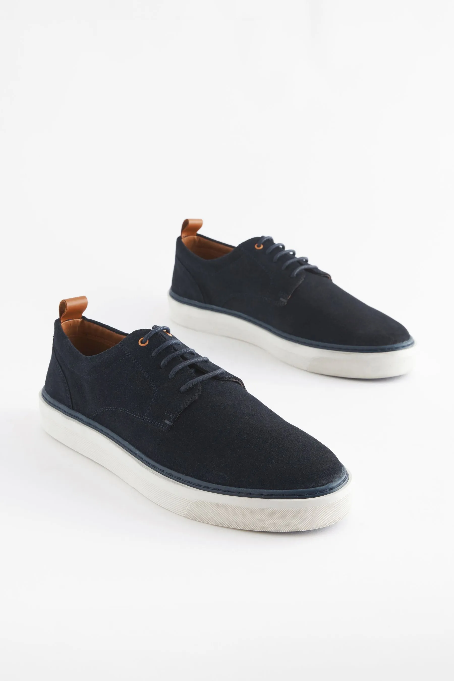 Scarpe derby scamosciata con suola sagomata    
