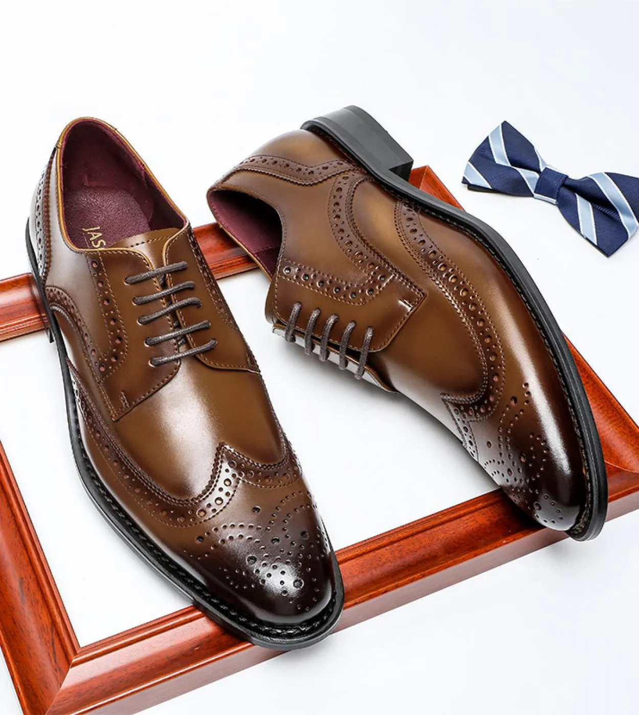 Scarpe eleganti casual da uomo Full Brogue Scarpe formali in vera pelle Oxford patchwork blu per scarpe maschili stile britannic