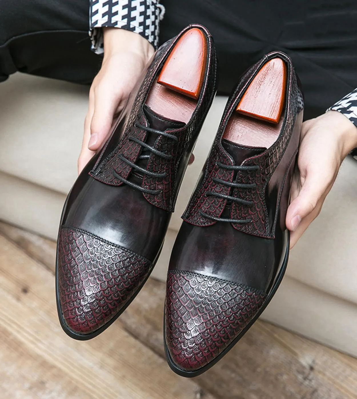 Scarpe eleganti da uomo Scarpe a punta brogue Moda di lusso Scarpe da sposa da sposo Scarpe brogue da uomo Scarpe da uomo italia