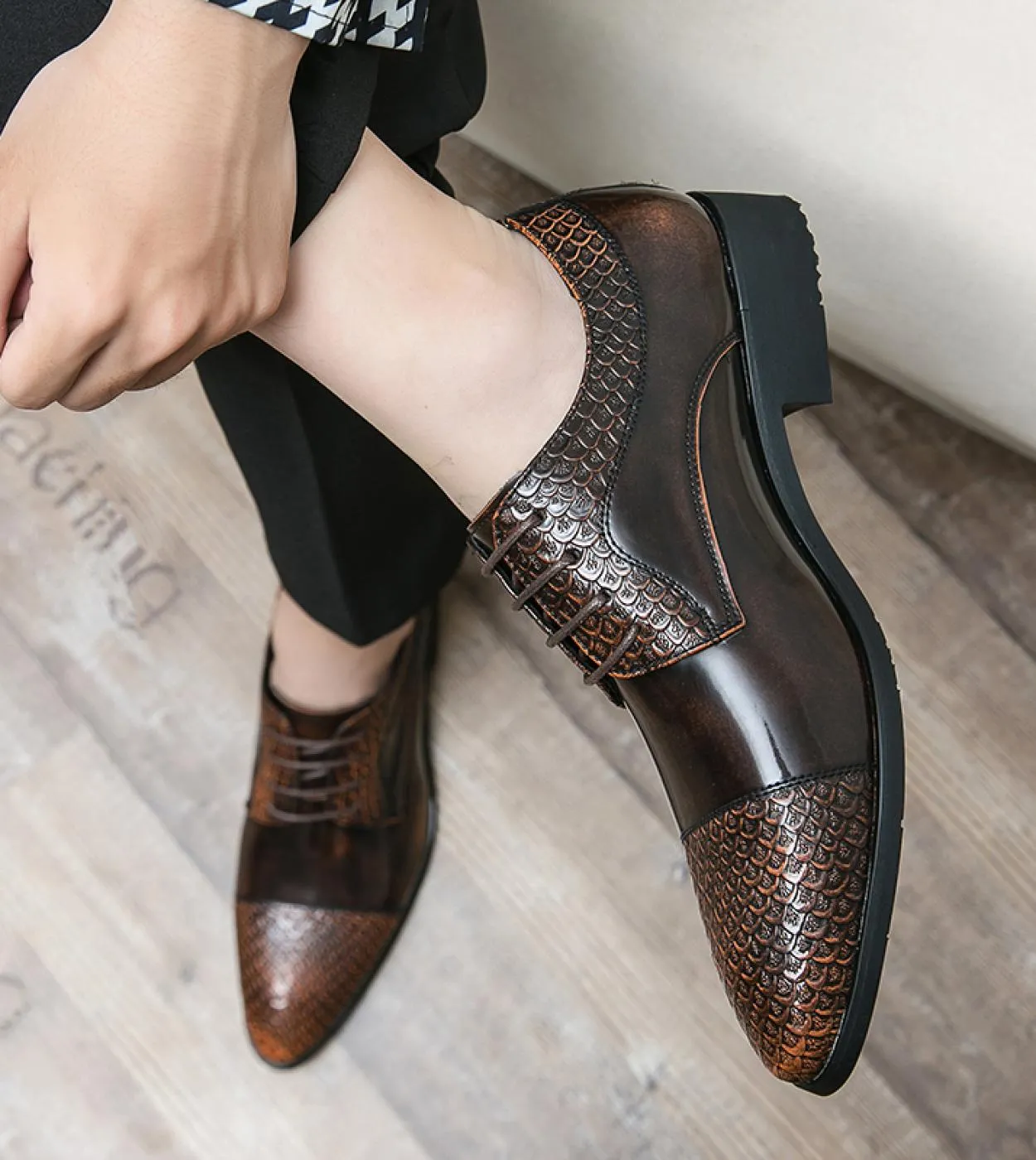 Scarpe eleganti da uomo Scarpe a punta brogue Moda di lusso Scarpe da sposa da sposo Scarpe brogue da uomo Scarpe da uomo italia