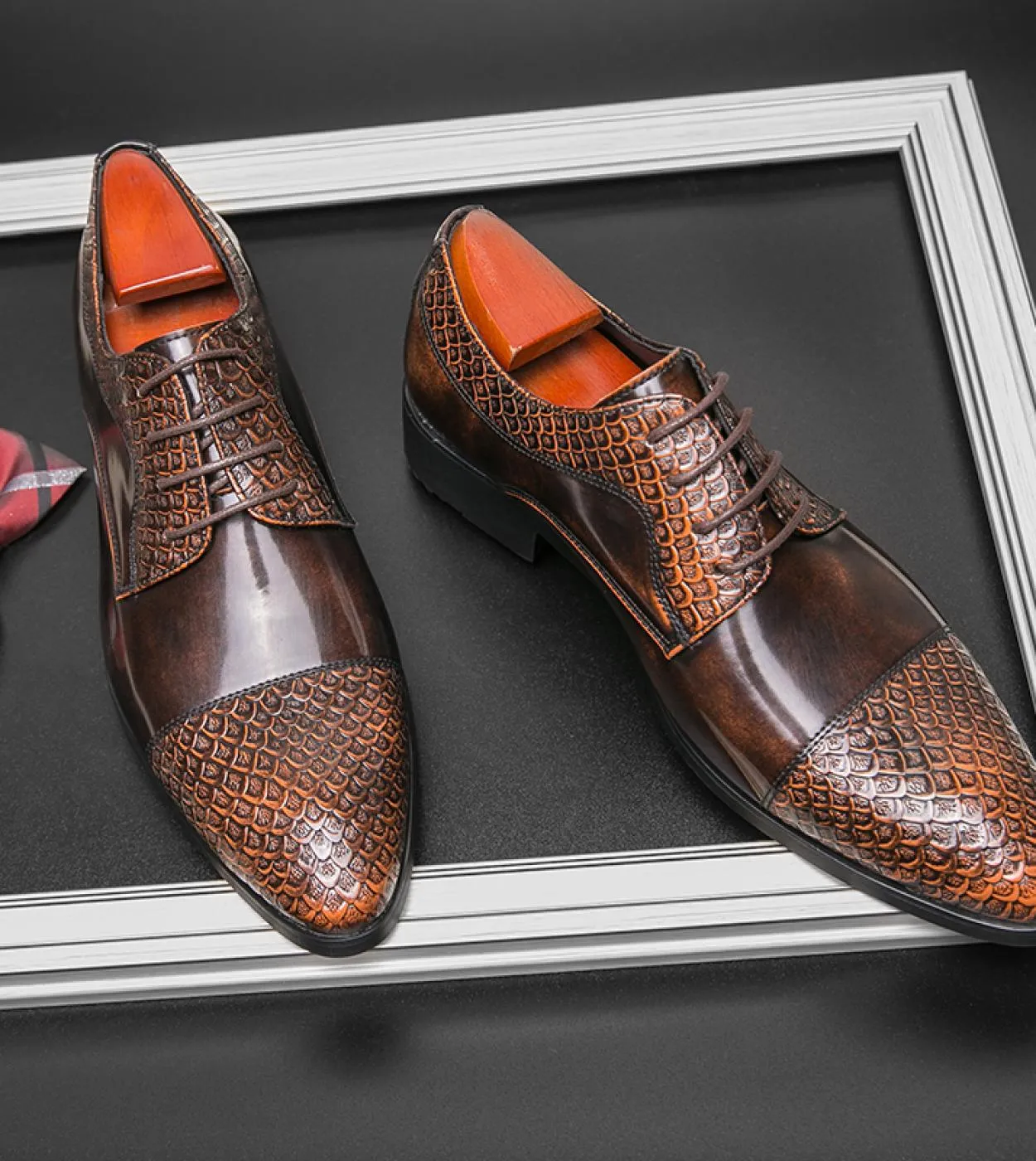Scarpe eleganti da uomo Scarpe a punta brogue Moda di lusso Scarpe da sposa da sposo Scarpe brogue da uomo Scarpe da uomo italia
