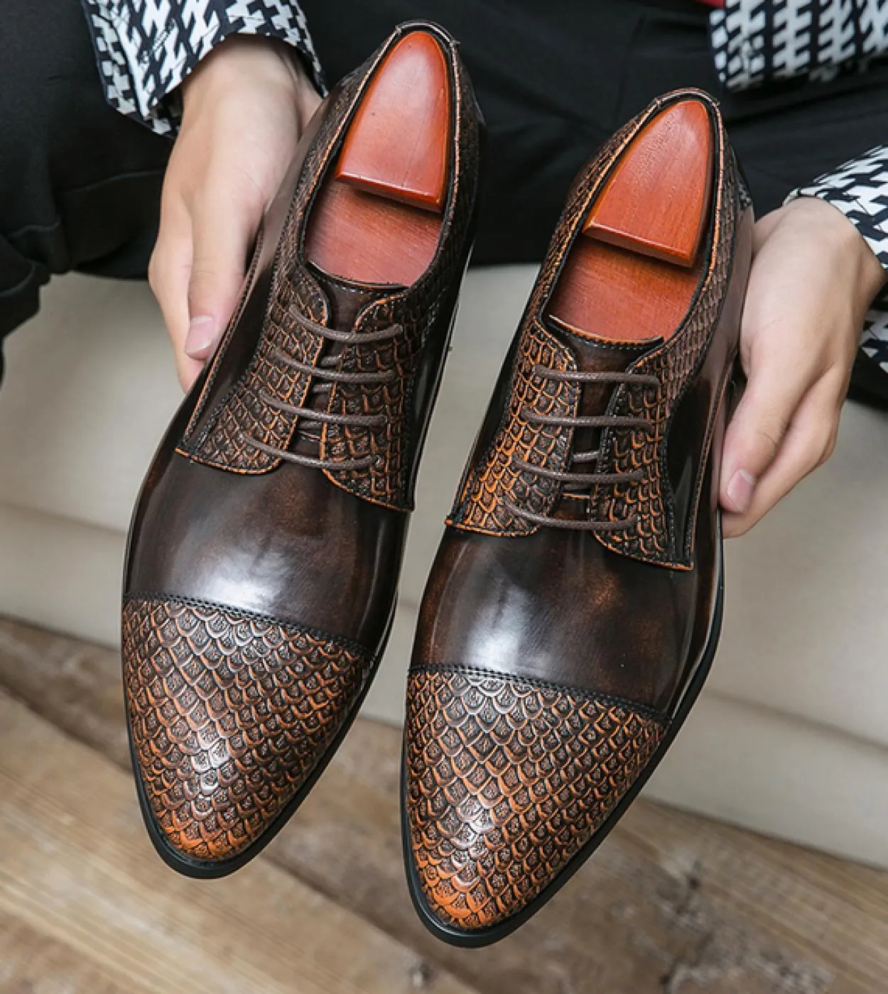 Scarpe eleganti da uomo Scarpe a punta brogue Moda di lusso Scarpe da sposa da sposo Scarpe brogue da uomo Scarpe da uomo italia
