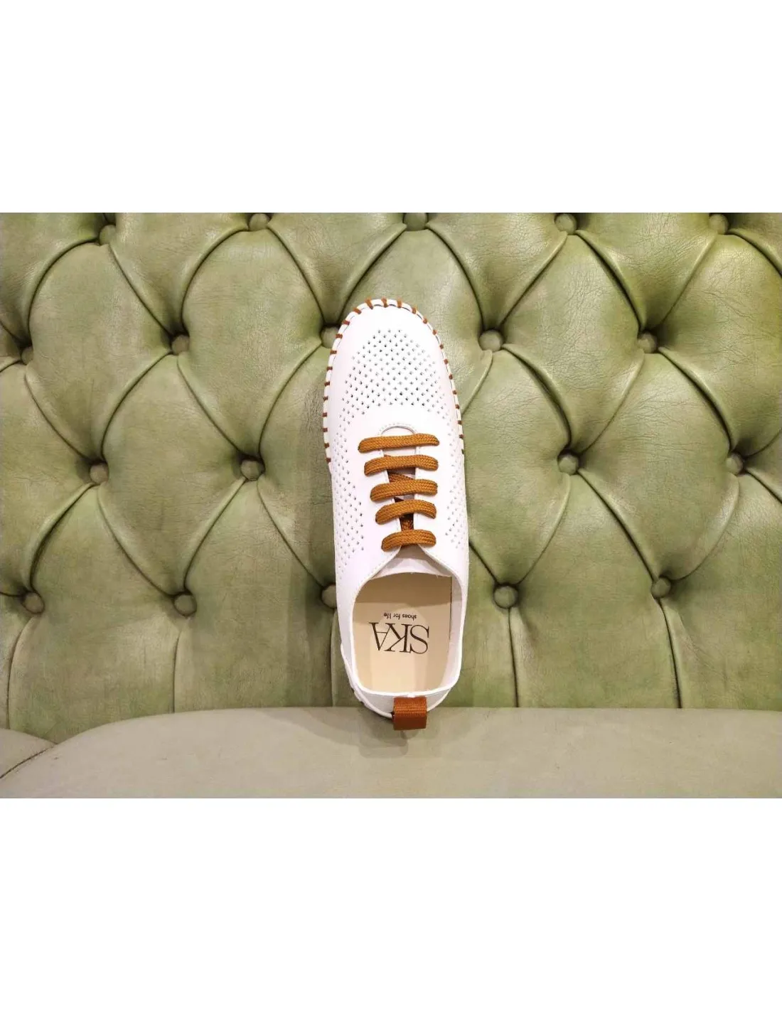 Scarpe estive traforate da donna