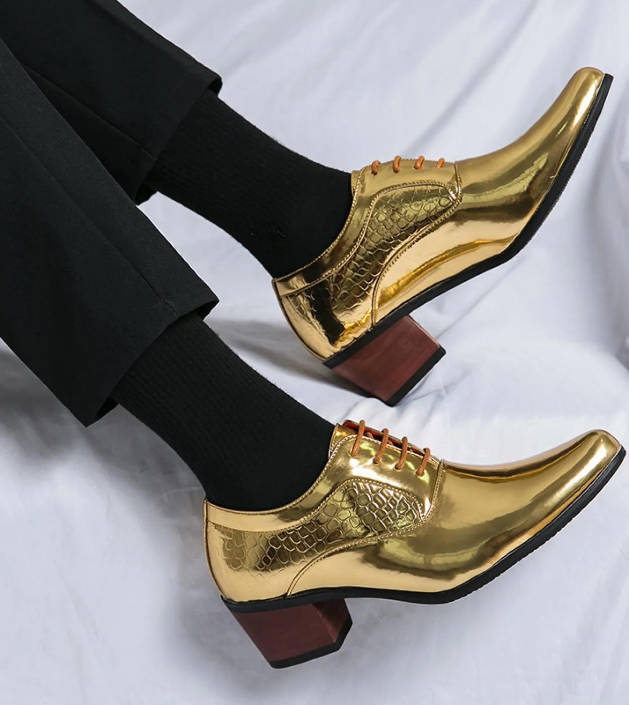 Scarpe formali da uomo Tudor Gold Scarpe oxford in pelle da uomo Italia 2023 Scarpe eleganti da sposa Scarpe da lavoro in pelle