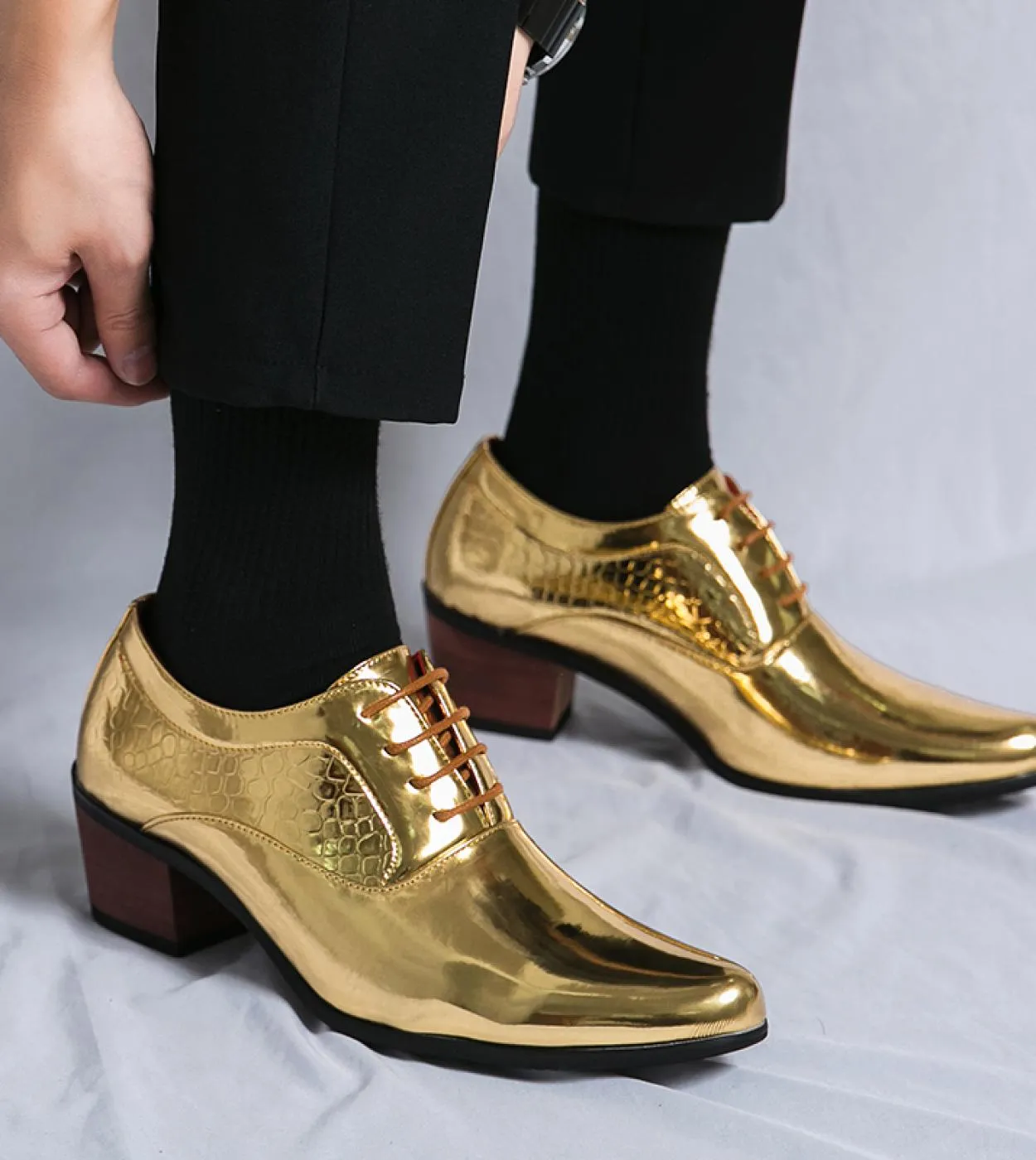 Scarpe formali da uomo Tudor Gold Scarpe oxford in pelle da uomo Italia 2023 Scarpe eleganti da sposa Scarpe da lavoro in pelle