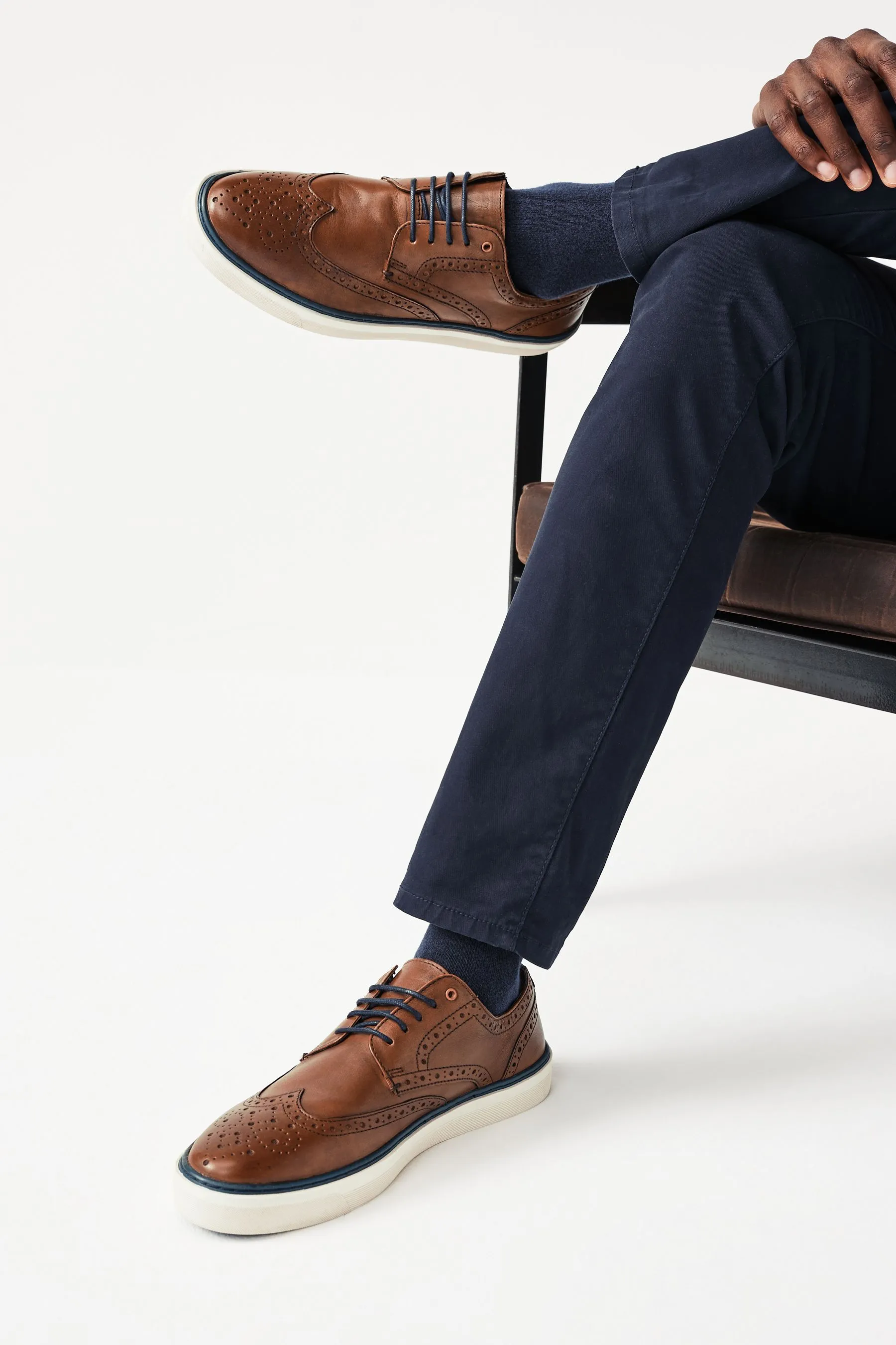 Scarpe in pelle brogue con suola sagomata