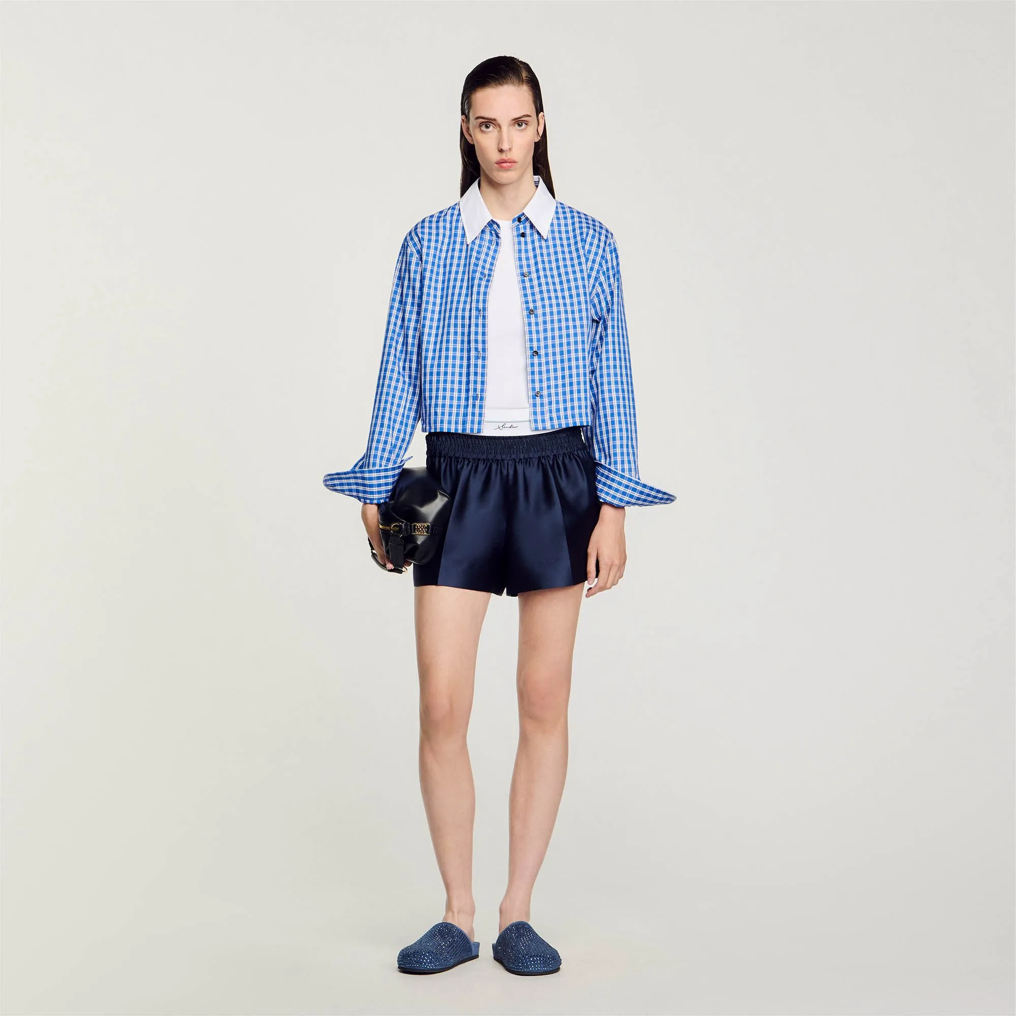 Shorts tipo 2 in 1 in raso