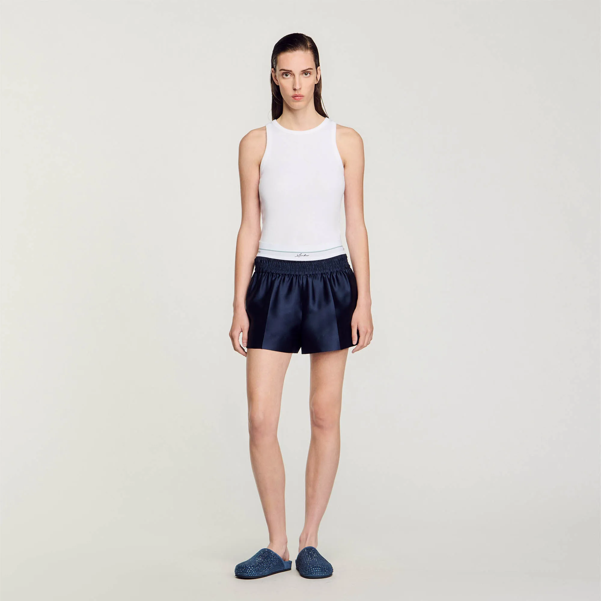 Shorts tipo 2 in 1 in raso