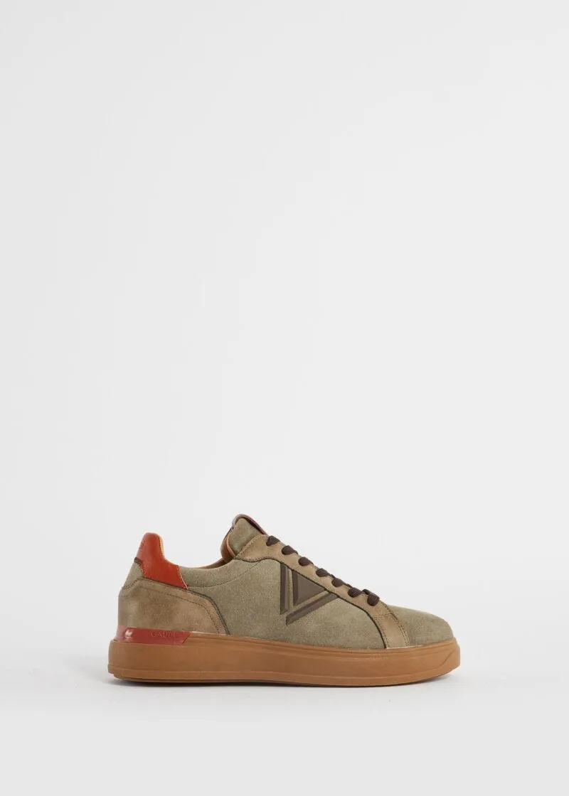 Sneaker in suede