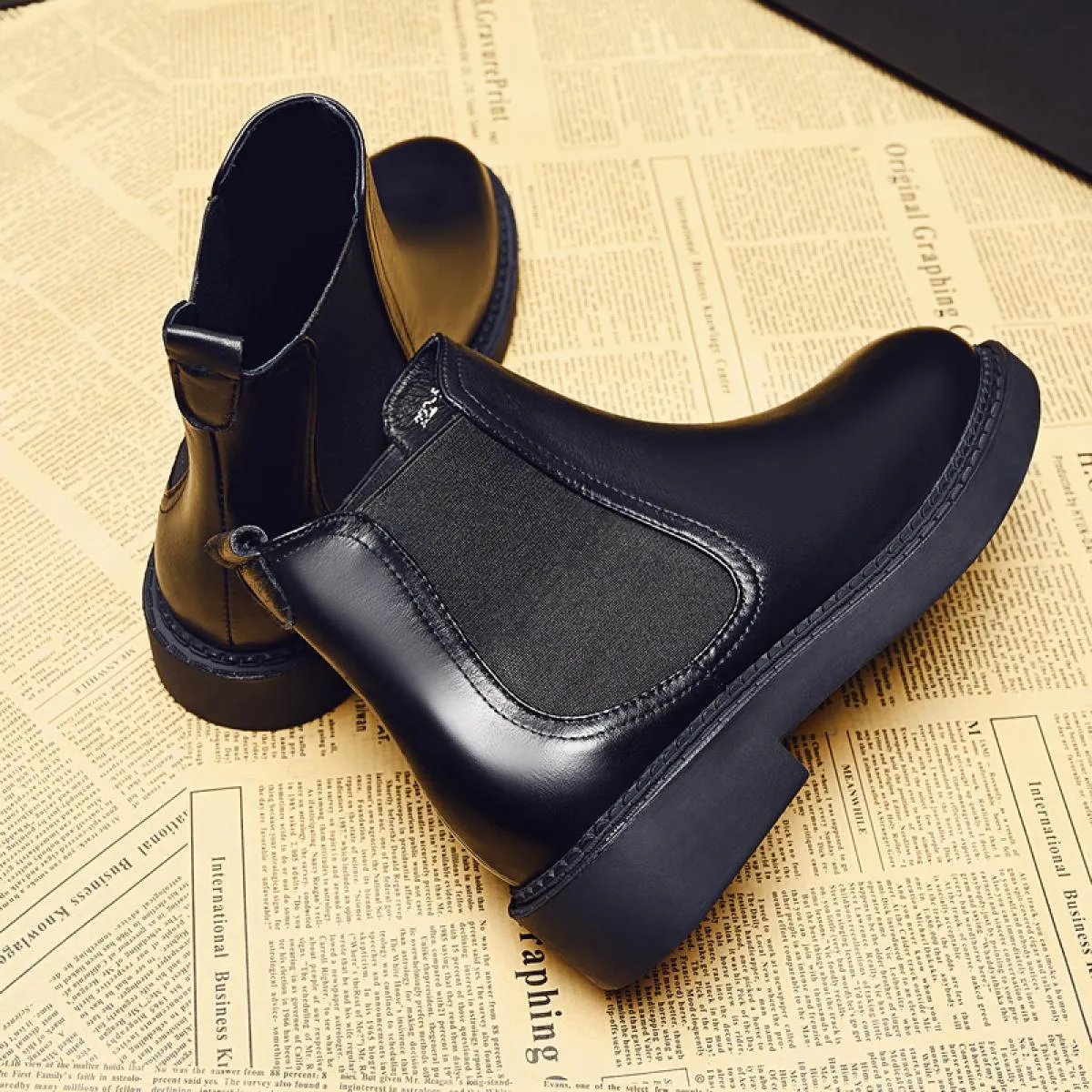 Stivaletti Chelsea da donna di nuova moda caldi scarpe in pelle di mucca peluche stivaletti con plateau all'aperto inverno neve