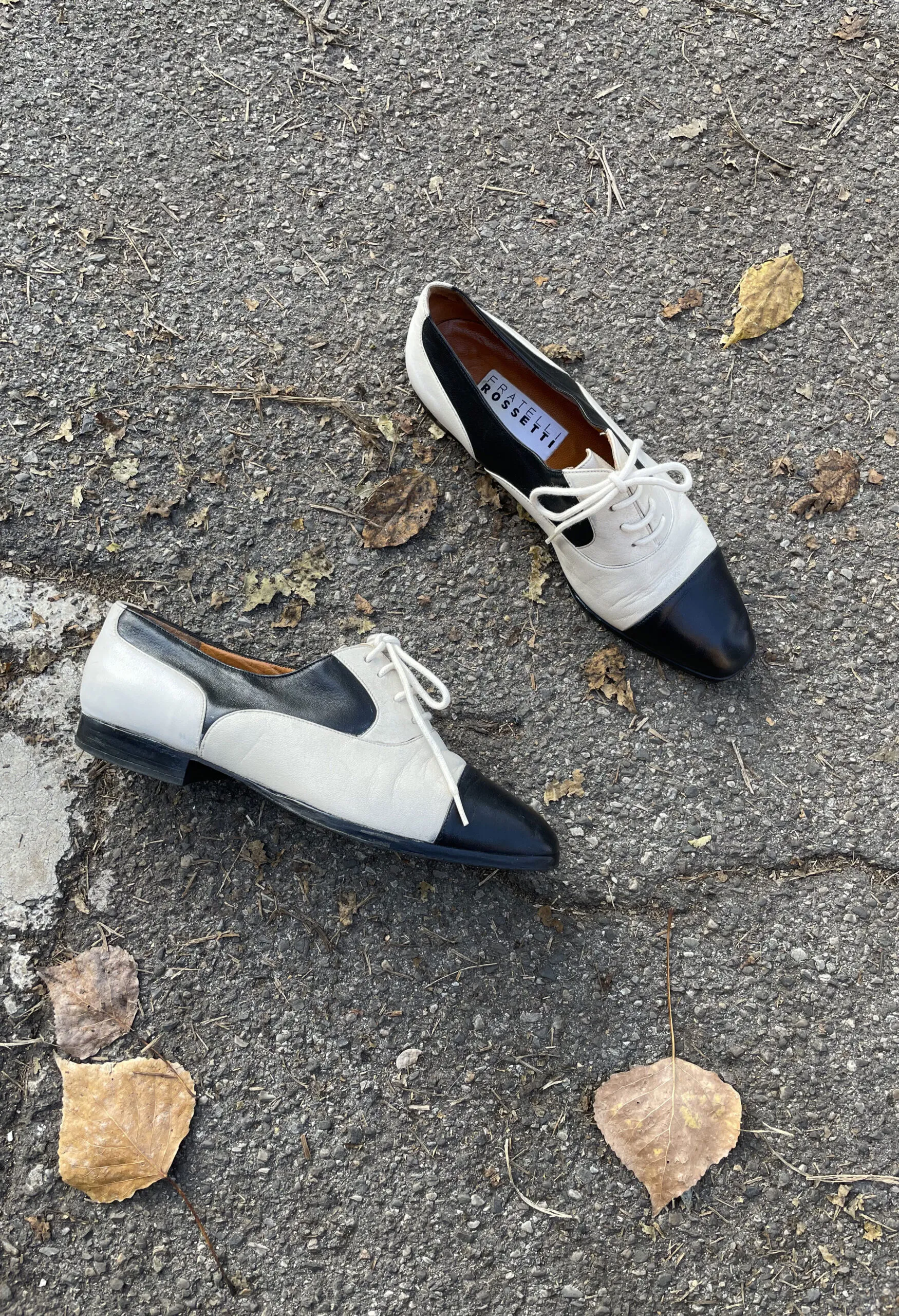 Stringate Fratelli Rossetti in pelle bianca e nera