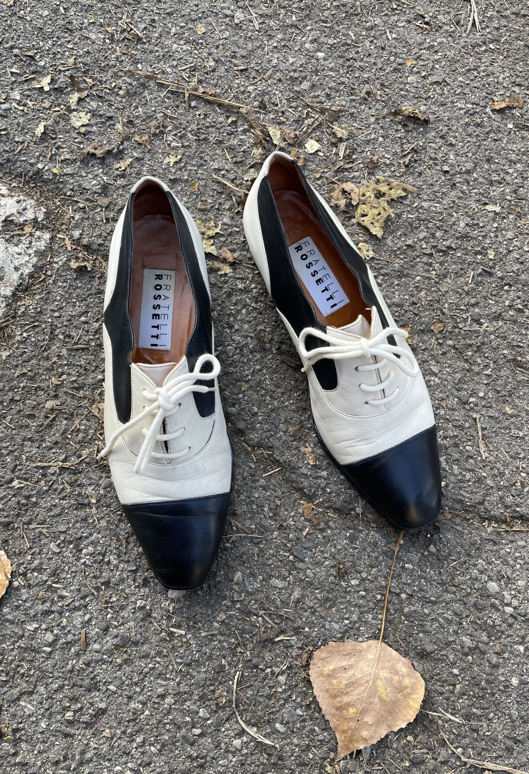Stringate Fratelli Rossetti in pelle bianca e nera