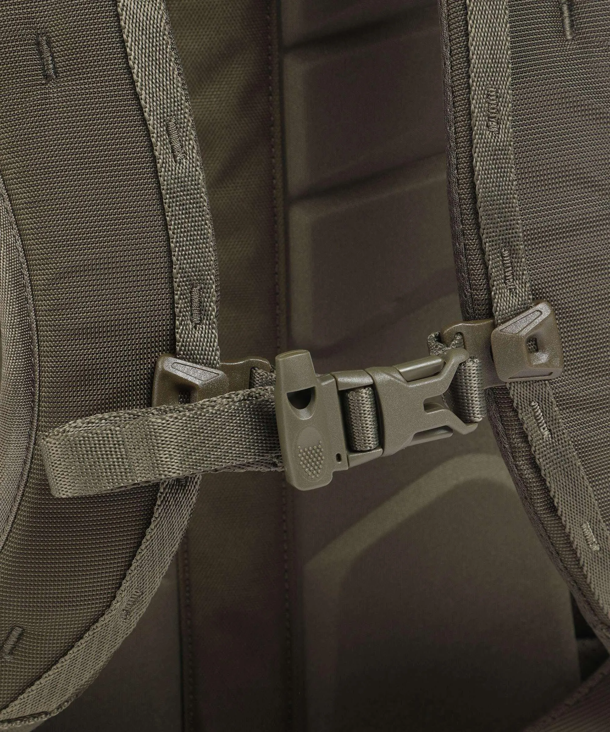 Thule Landmark 40 Zaino da viaggio 15″ poliestere cachi  